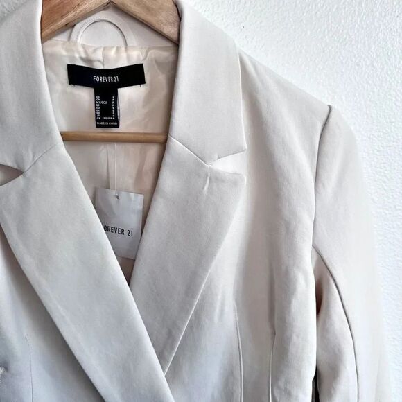 FOREVER 21 | NWT Ivory Cream Blazer Jacket Coat Notched Cropped | Small - Picture 1 of 5